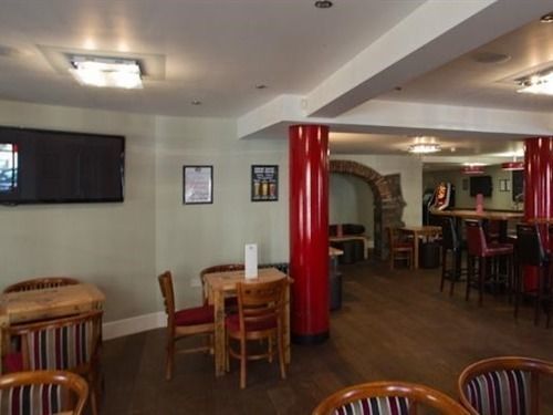 Cambrian Inn Tredegar Exterior photo