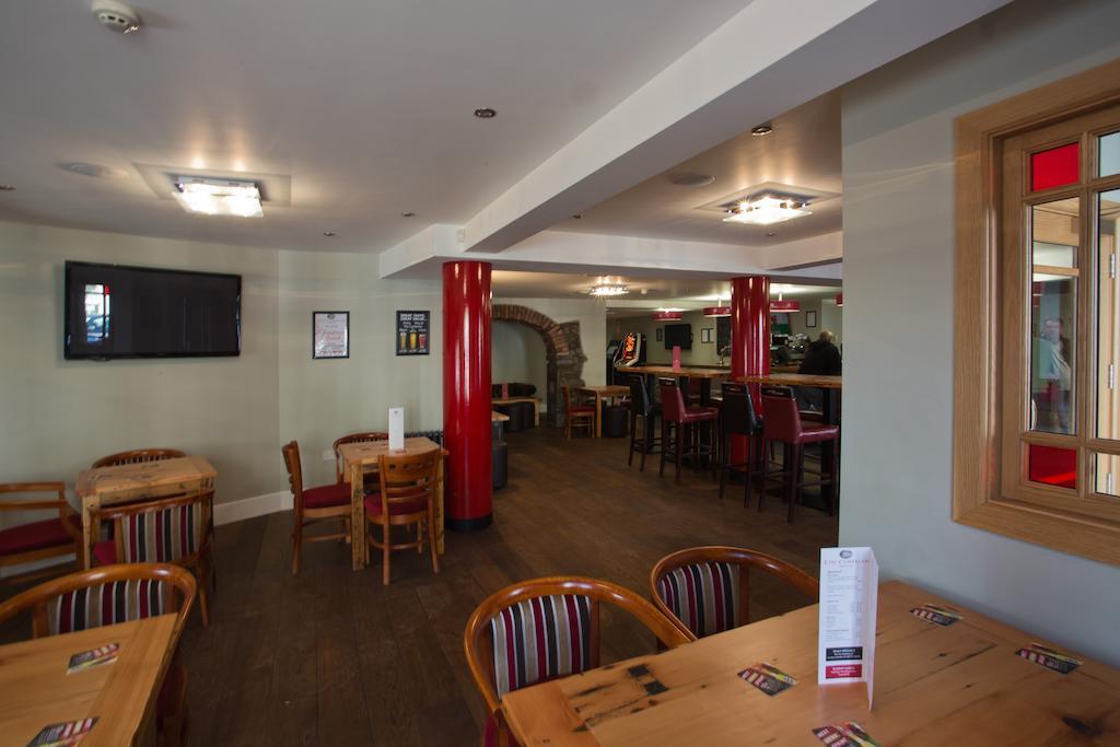 Cambrian Inn Tredegar Exterior photo